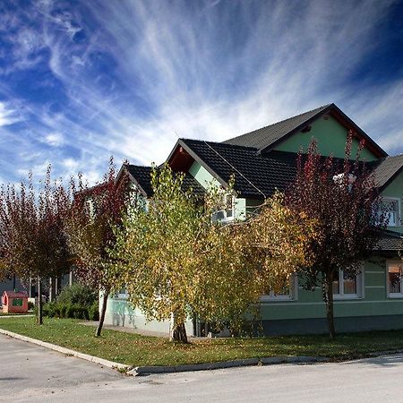Rooms En Krajcar Cerknica Exterior photo